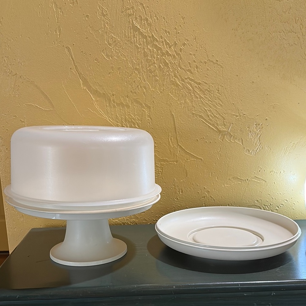 Vintage Retro Tupperware 4 piece Cake Stand with Cover